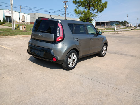 Used 2016 Kia Soul + image 3
