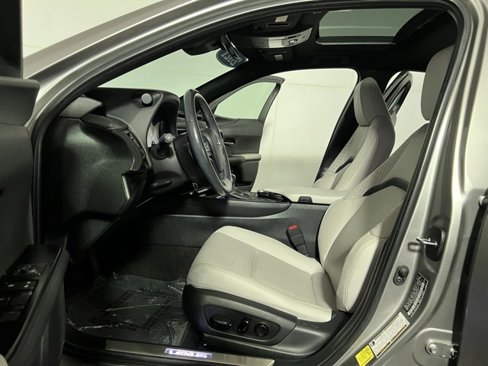 Used 2021 Lexus UX 200 image 22