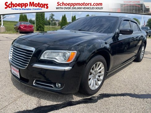 Used 2013 Chrysler 300 w/ Driver Convenience Group image 1