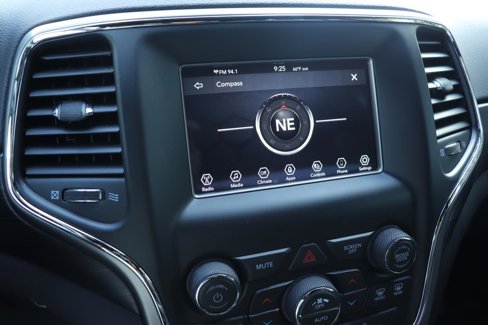 Used 2021 Jeep Grand Cherokee Laredo image 31