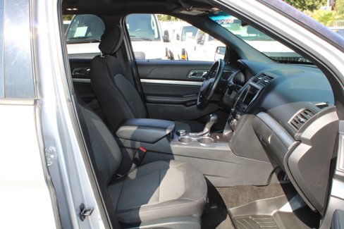 Used 2018 Ford Explorer XLT w/ Equipment Group 201A image 9