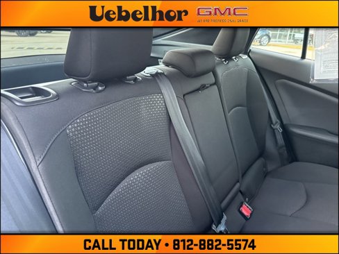 Used 2021 Toyota Prius LE image 5