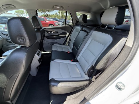 Used 2024 GMC Terrain SLT image 29
