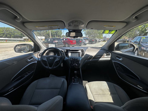 Used 2017 Hyundai Santa Fe SE image 21