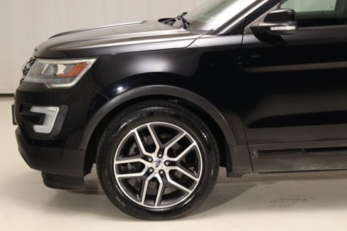 Used 2016 Ford Explorer Sport w/ Equipment Group 401A image 2