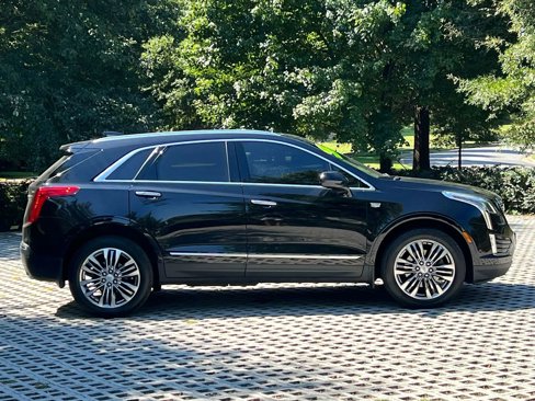 Used 2017 Cadillac XT5 Premium Luxury w/ Driver Assist Package image 4