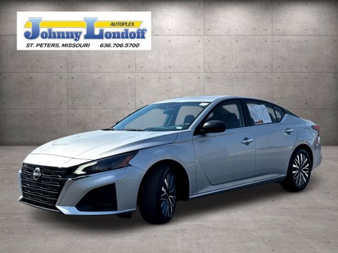 Used 2024 Nissan Altima 2.5 SV image 4