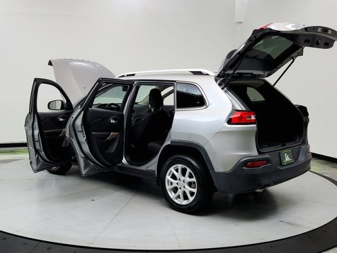 Used 2017 Jeep Cherokee Latitude image 12