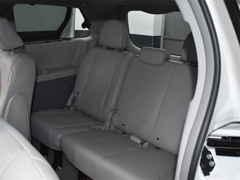 Used 2014 Toyota Sienna image 11