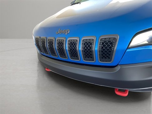 Used 2020 Jeep Cherokee Trailhawk image 2