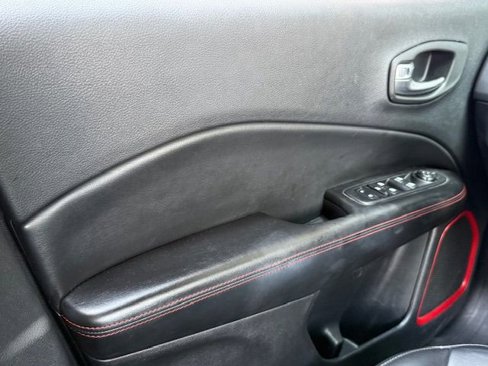 Used 2019 Jeep Compass Trailhawk image 28