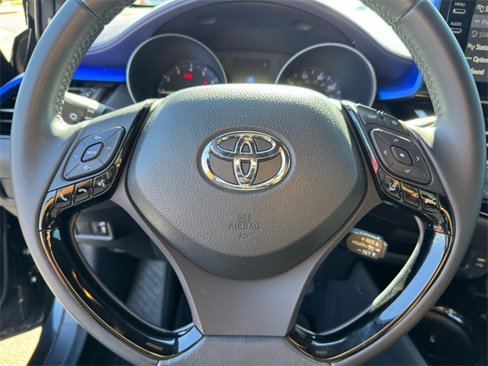 Used 2020 Toyota C-HR XLE image 15