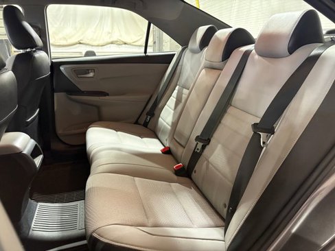 Used 2017 Toyota Camry SE image 15