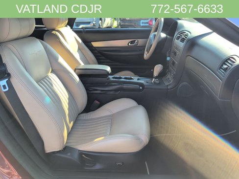 Used 2004 Ford Thunderbird image 28