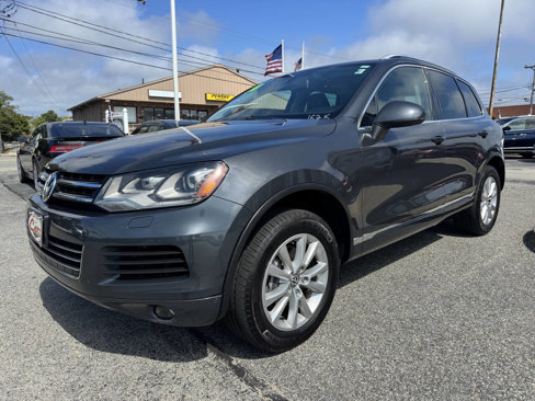 Used 2014 Volkswagen Touareg Sport image 3
