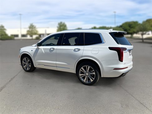 Used 2023 Cadillac XT6 Premium Luxury image 5