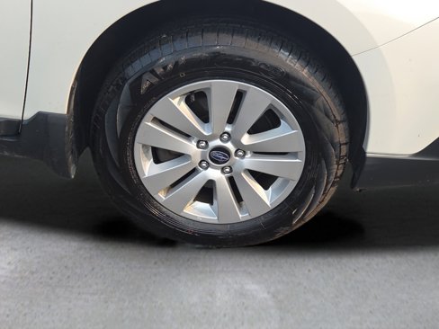 Used 2019 Subaru Outback 2.5i Premium image 4