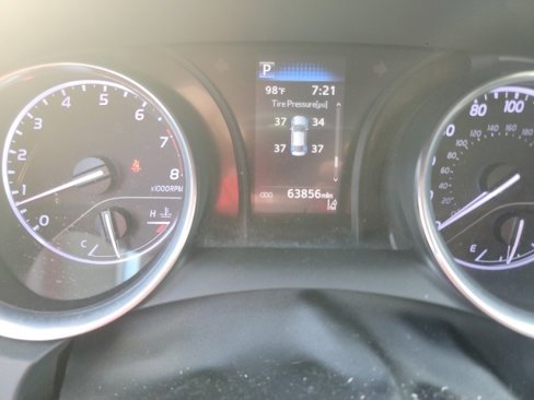 Used 2020 Toyota Camry SE image 9