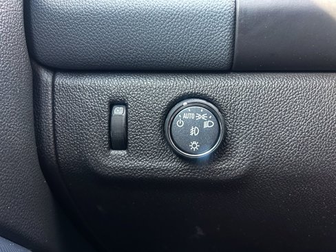 Used 2022 Chevrolet Colorado Z71 image 13