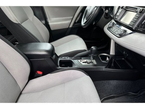 Used 2018 Toyota RAV4 XLE image 17