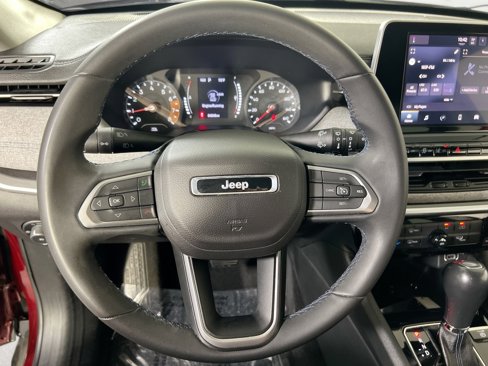 Used 2022 Jeep Compass Latitude image 10