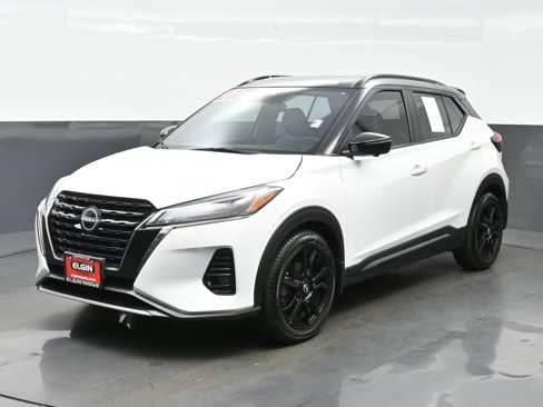 Used 2023 Nissan Kicks SR image 2