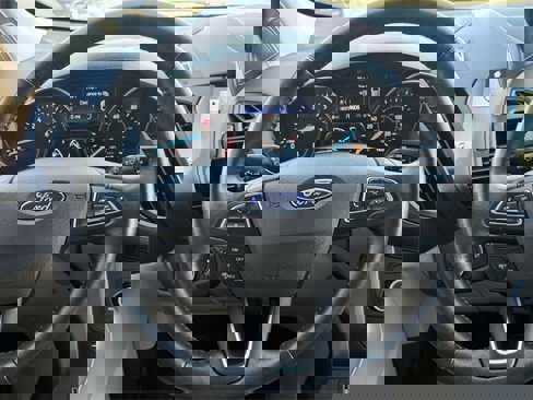 Used 2019 Ford Escape SEL image 14