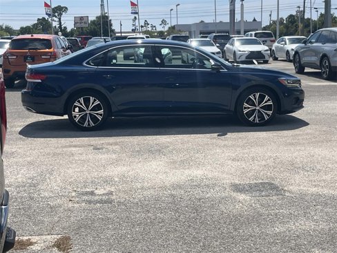 Used 2020 Volkswagen Passat 2.0T SEL image 6
