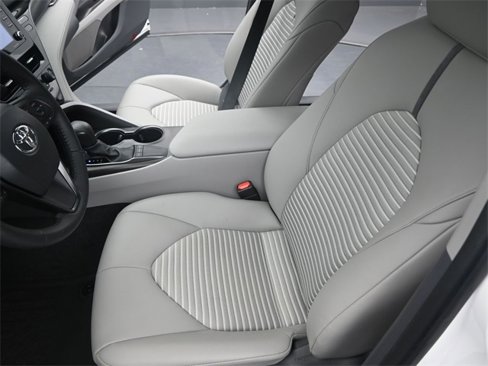 Used 2023 Toyota Camry SE image 10