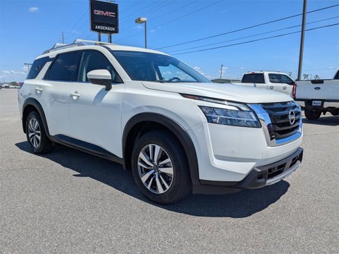 Used 2023 Nissan Pathfinder SL image 2
