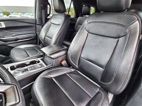 Used 2020 Ford Explorer XLT w/ Equipment Group 202A image 19