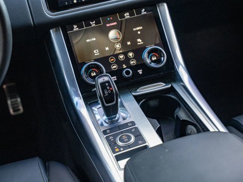 Used 2022 Land Rover Range Rover Sport SVR image 21