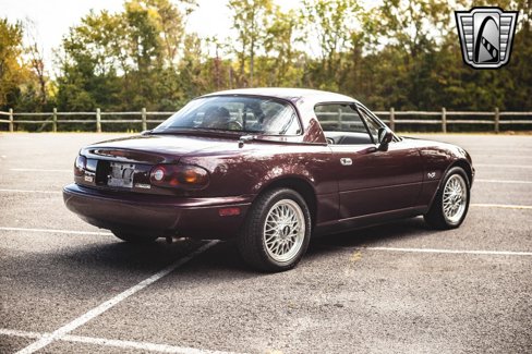 Used 1995 MAZDA MX-5 Miata M-Edition image 6