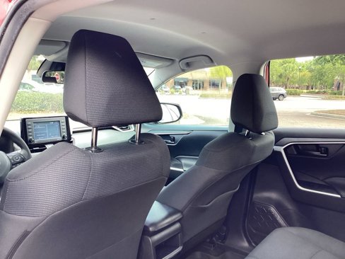 Used 2020 Toyota RAV4 LE image 24