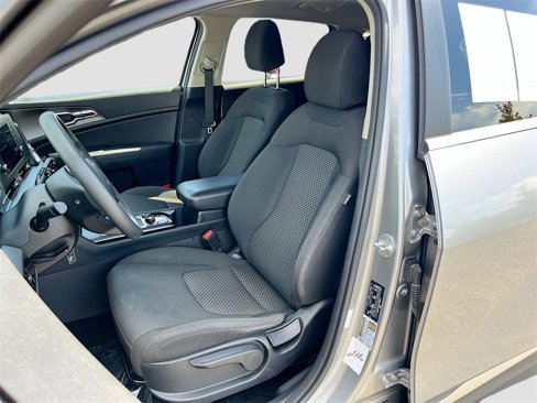 Used 2023 Kia Sportage LX image 19