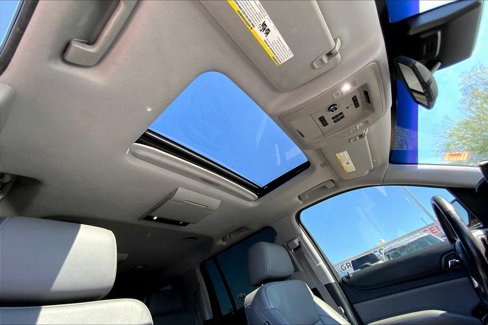 Used 2016 Chevrolet Suburban LT w/ Luxury Package image 13