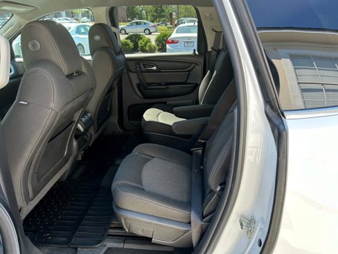 Used 2016 Chevrolet Traverse LT w/ Style and Technology Package image 30