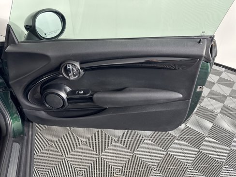 Used 2019 MINI Cooper 2-Door Hardtop image 31