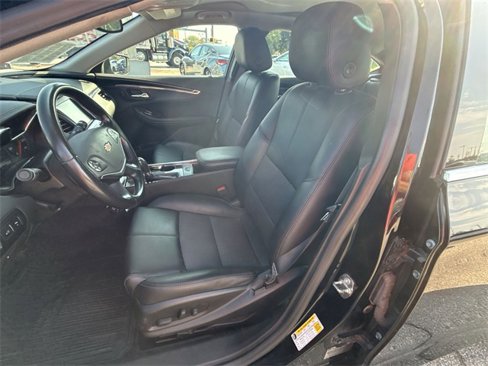 Used 2015 Chevrolet Impala LT w/ Convenience Package image 17