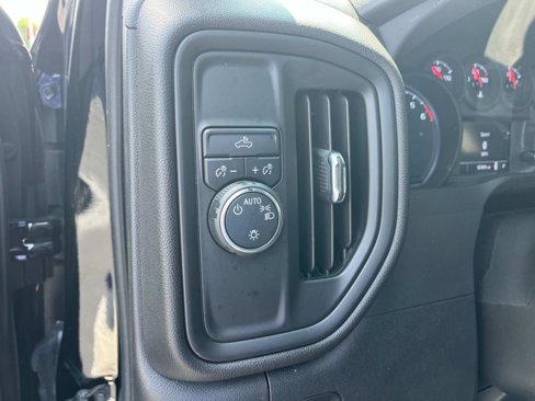 Used 2022 Chevrolet Silverado 1500 Custom image 15