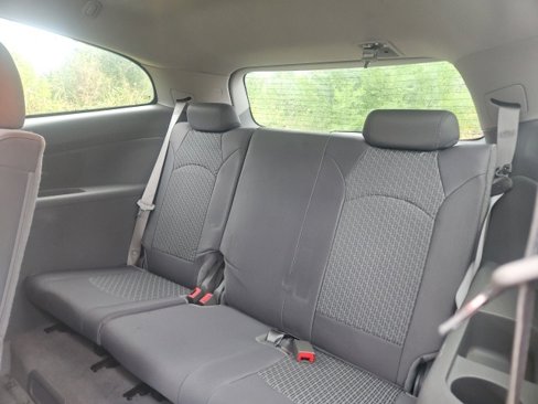 Used 2012 Chevrolet Traverse LT image 17