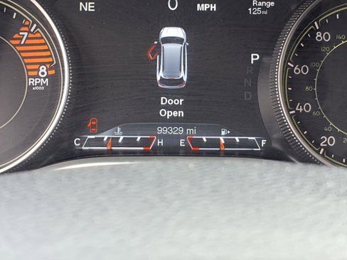 Used 2017 Jeep Cherokee Trailhawk w/ Comfort & Convenience Group image 17