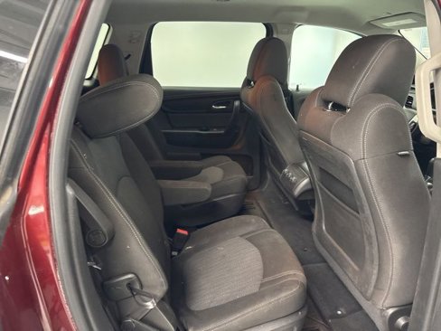 Used 2017 Chevrolet Traverse LT w/ Style and Technology Package image 27