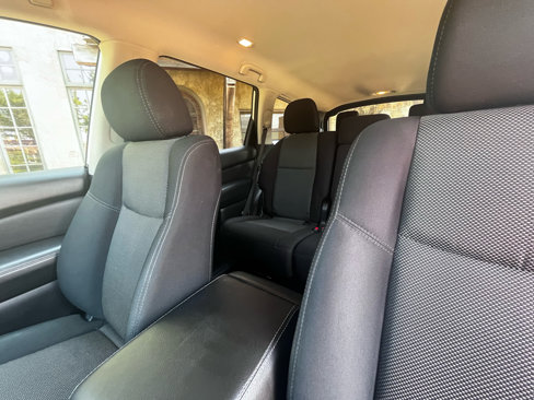 Used 2018 Nissan Pathfinder SV w/ SV Tech Package image 39