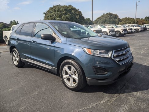Used 2016 Ford Edge SE image 2