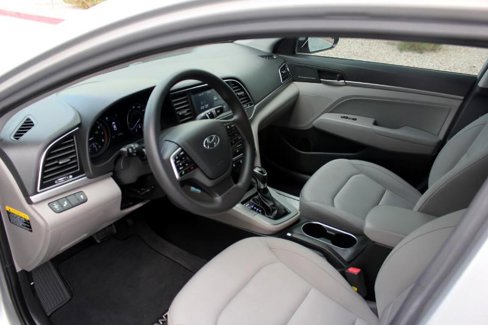 Used 2018 Hyundai Elantra SEL image 9