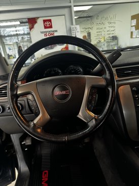 Used 2014 GMC Yukon SLT w/ SLT Chrome Package image 17