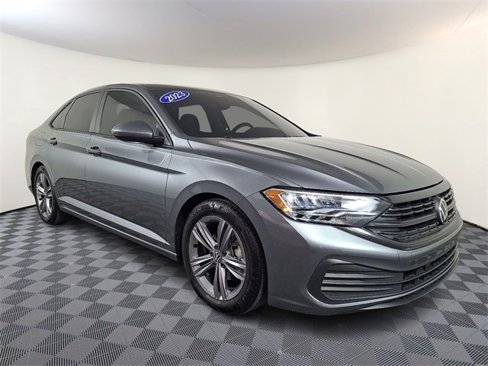 Used 2023 Volkswagen Jetta SE w/ Panoramic Sunroof Package image 1