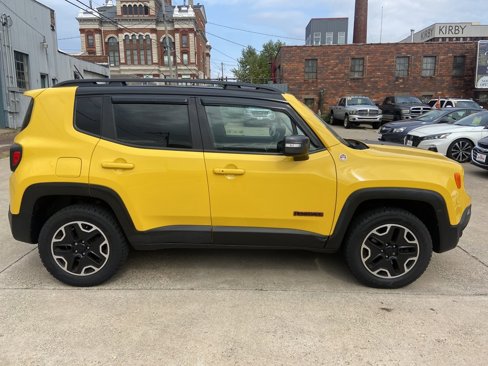 Used 2016 Jeep Renegade Trailhawk w/ Premium Trailhawk Package image 9