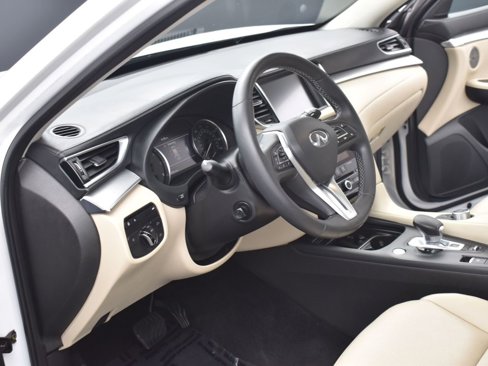 Used 2019 INFINITI QX50 Essential w/ Premium Heat Package image 7